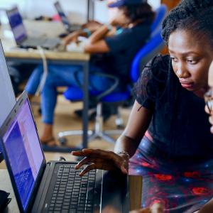 desola lanre ologun kwzWjTnDPLk unsplash